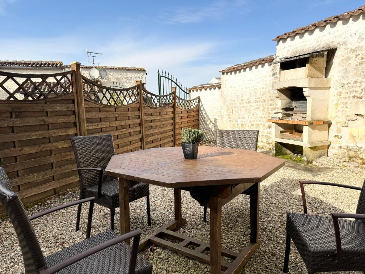 Le Relais De Saint-Preuil, The Originals Relais Vignes Du Cognac Hotel Exterior foto