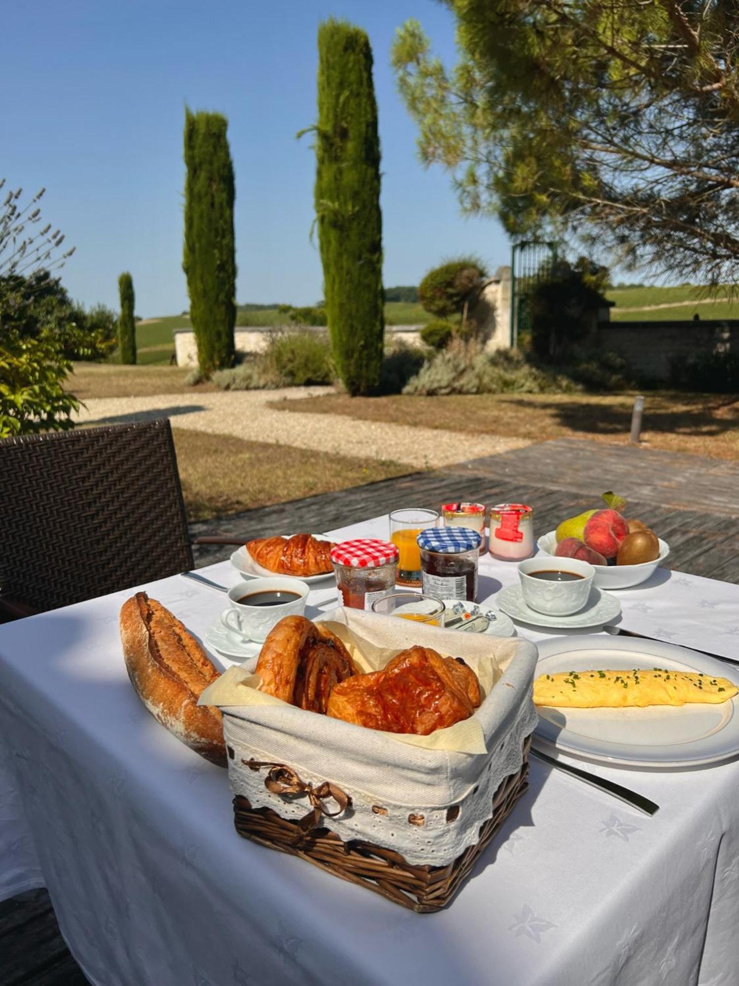 Le Relais De Saint-Preuil, The Originals Relais Vignes Du Cognac Hotel Exterior foto